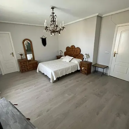 Nogueroles Villa Sanchidrian